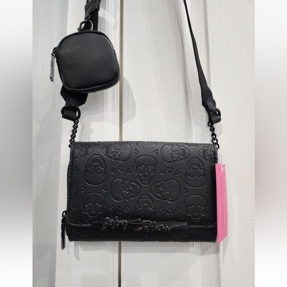 Betsey Johnson Black Embossed Skulls Crossbody Bag XOLANDON Web Strap NWT - Picture 7 of 9